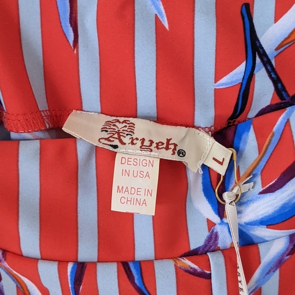 red & blue palm print cropped leggings, large - Picture 7 of 7